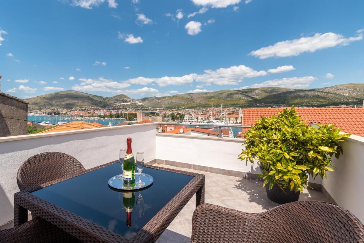 Apartments Orlic Trogir Bagian luar foto