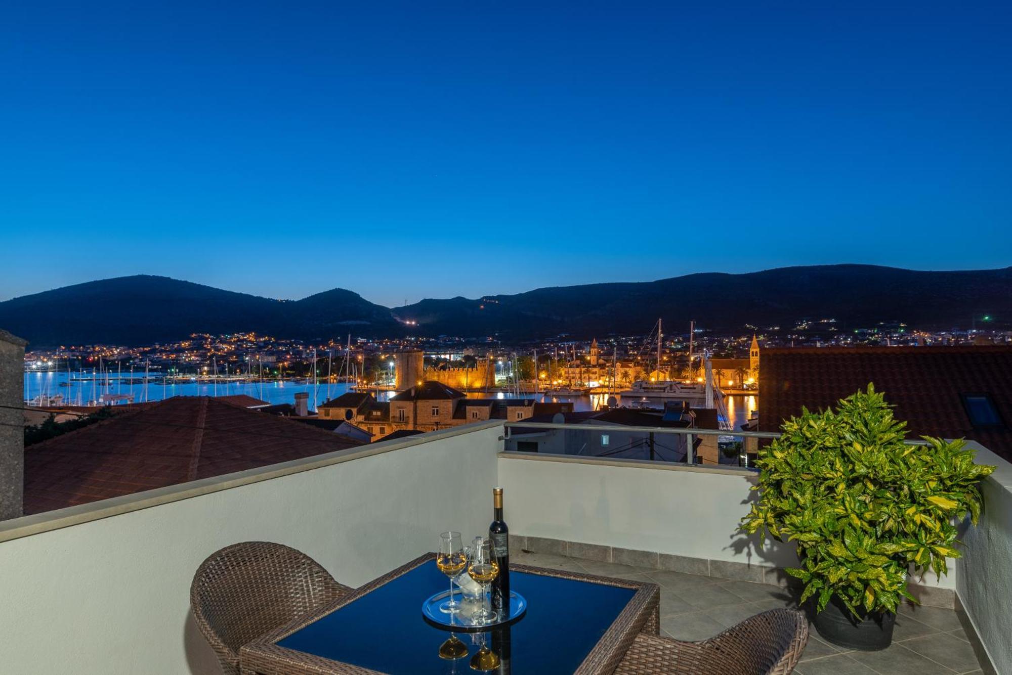 Apartments Orlic Trogir Bagian luar foto