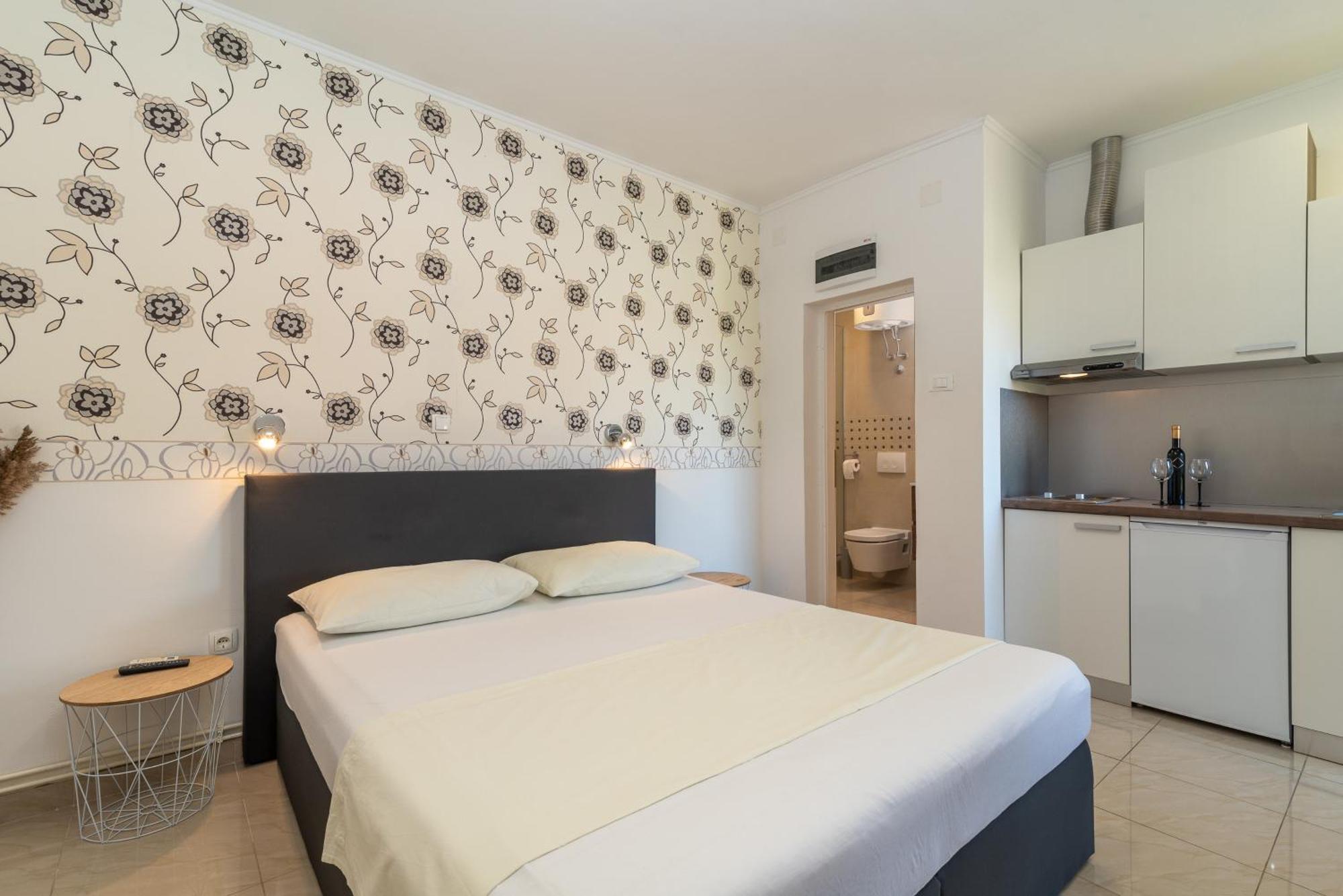Apartments Orlic Trogir Bagian luar foto
